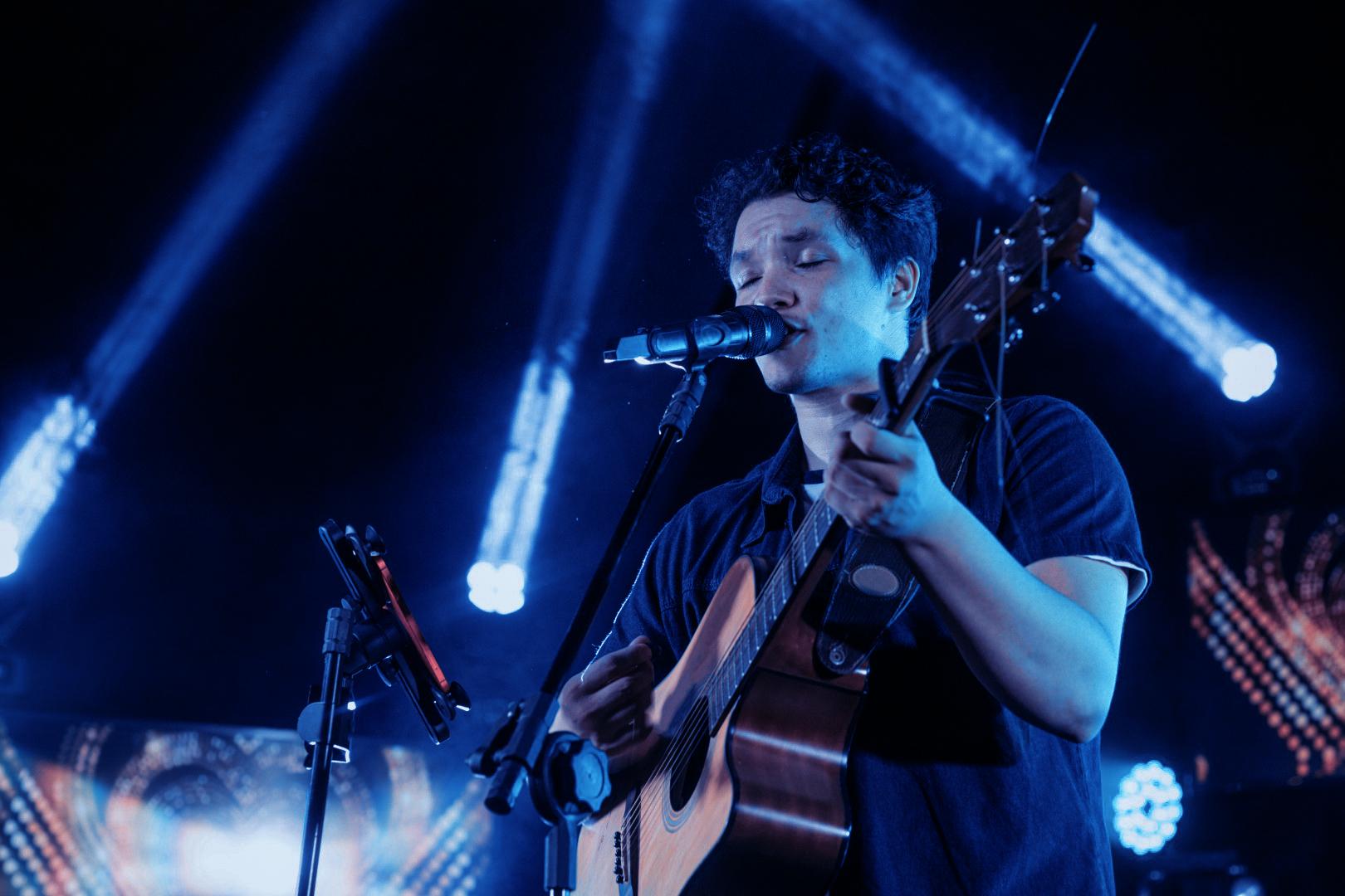 Image with Blue Concert Lightroom Preset applied.