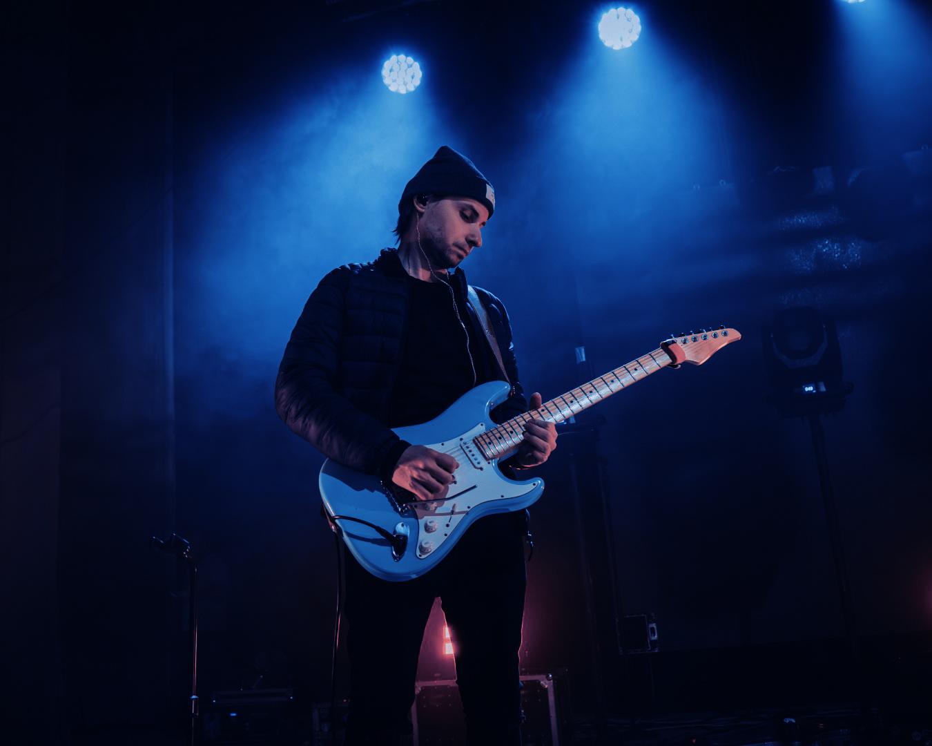 Image with Blue Concert Lightroom Preset applied.