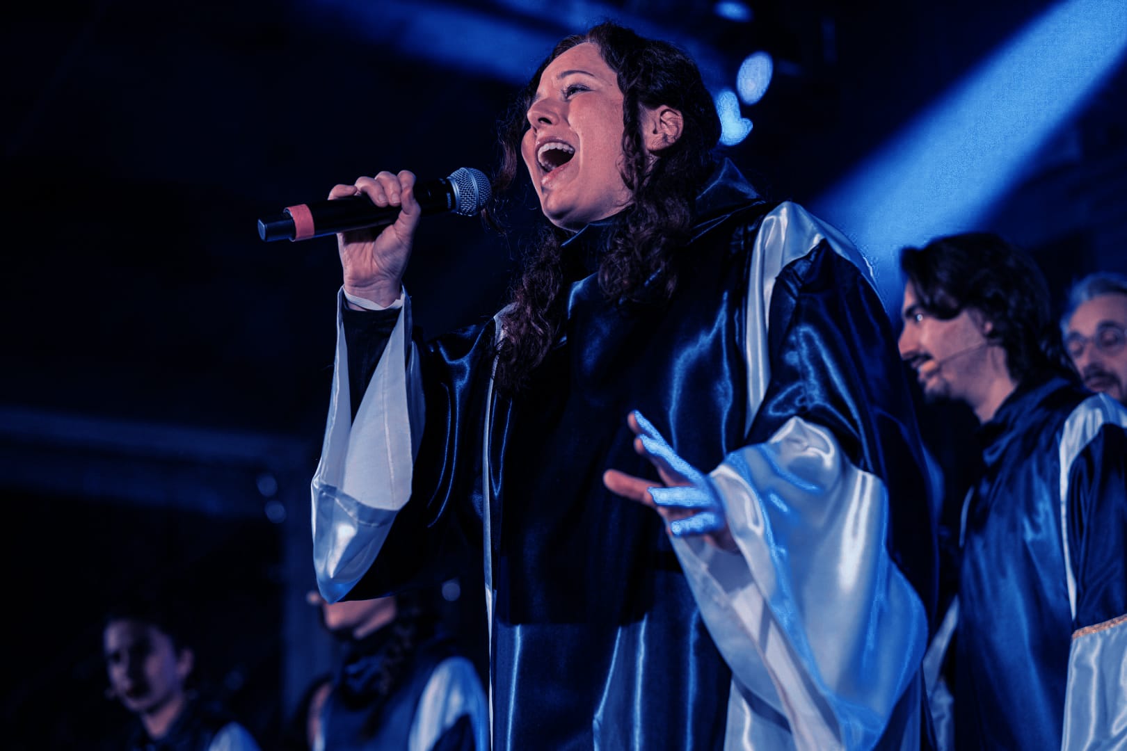 Image with the standard Blue Concert Lightroom Preset applied.