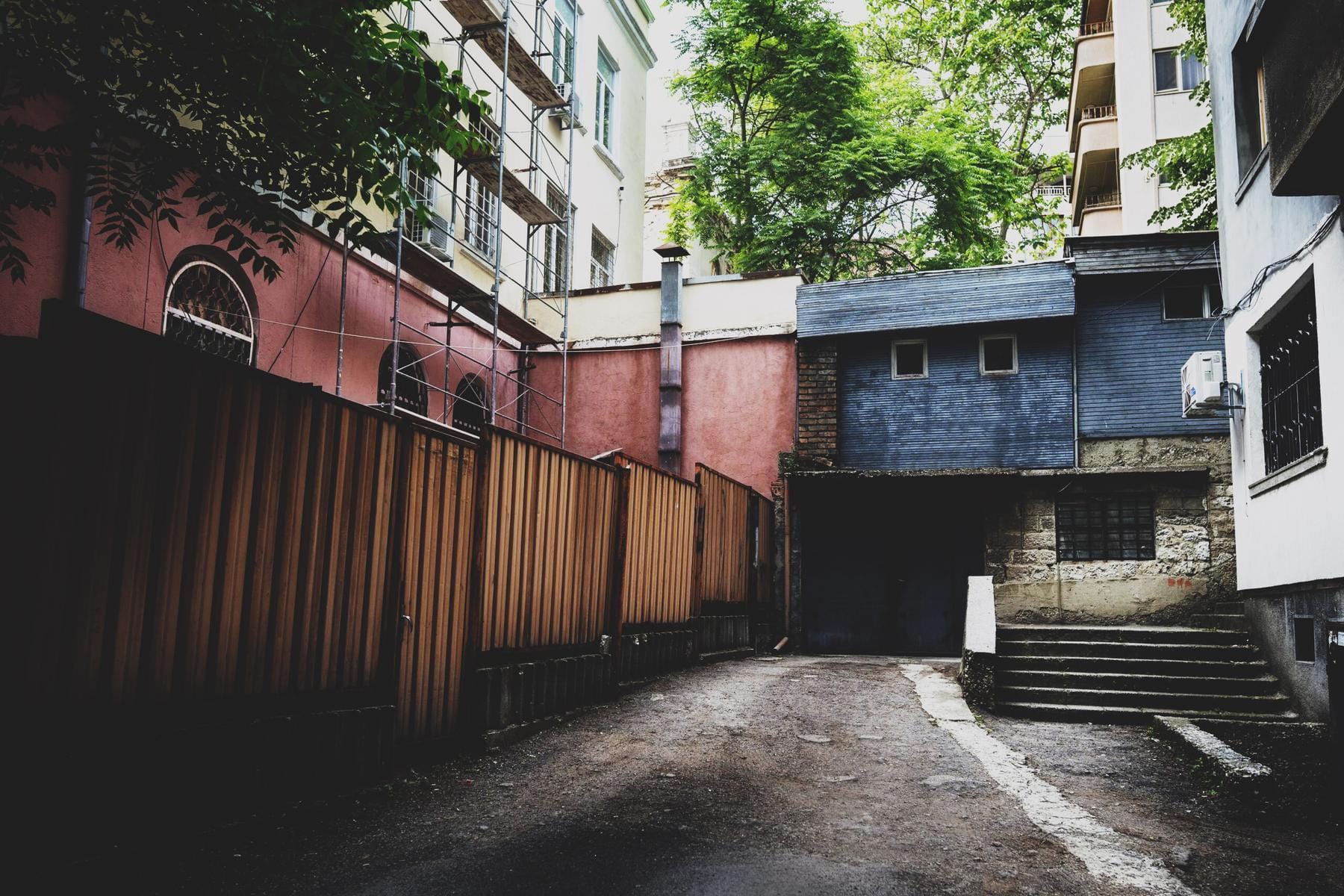 Image with Lo-Fi Lightroom Preset applied.