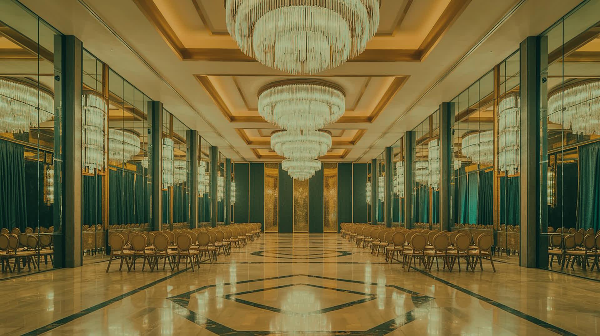 Image with The Phoenician Scheme Green LUT applied.