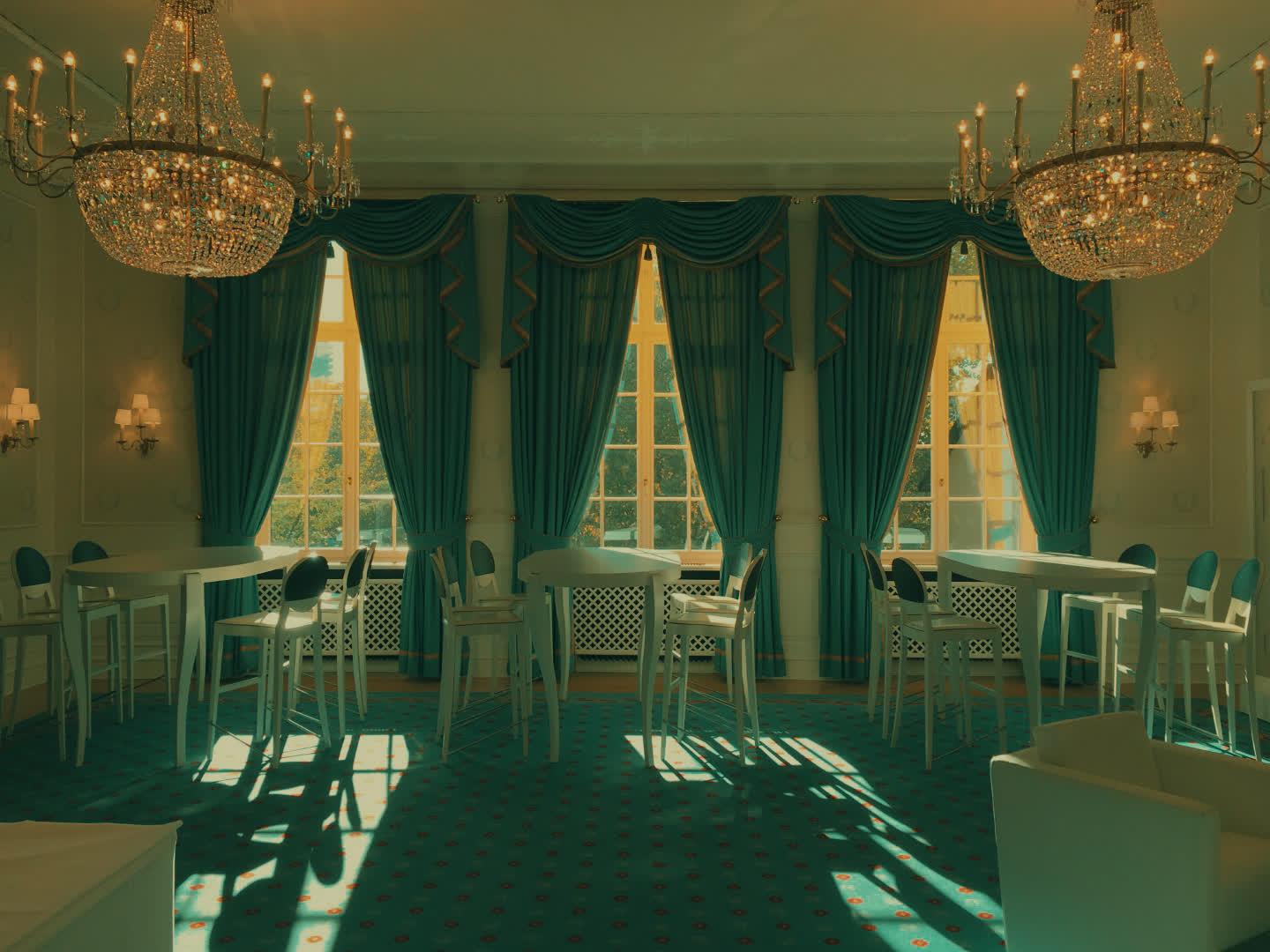 Image with The Phoenician Scheme Green LUT applied.