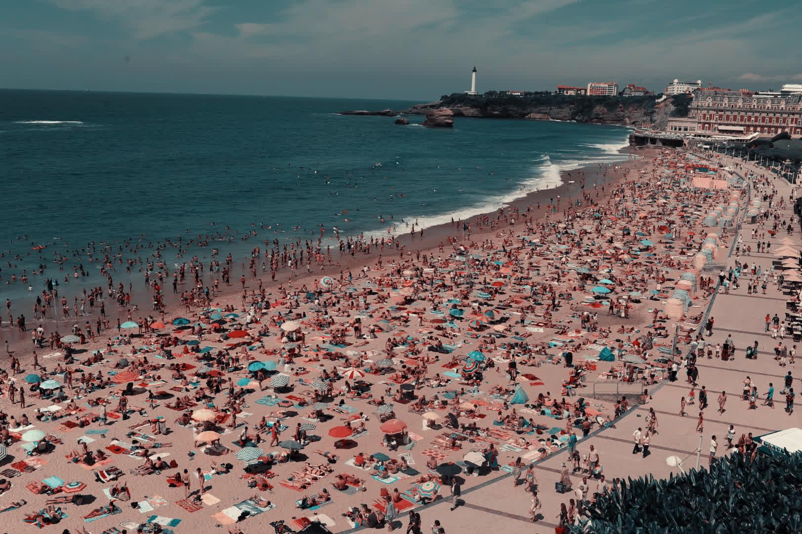 Image with Two-Strip Technicolor Process LUT applied.