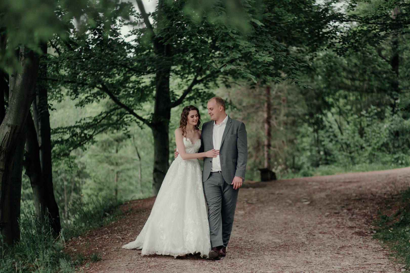 Image with Vintage Wedding Lightroom Preset applied.