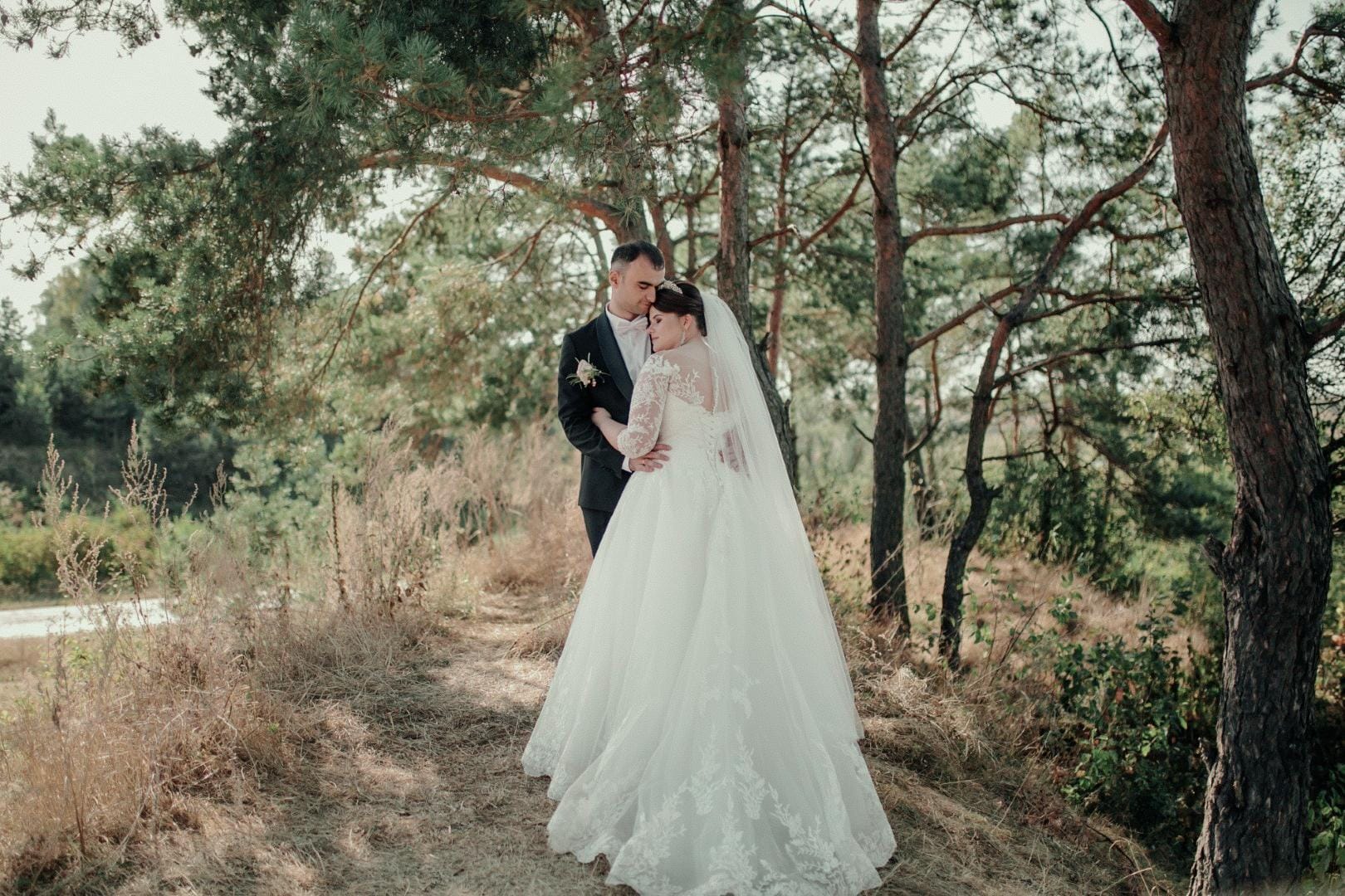 Image with Vintage Wedding Lightroom Preset applied.
