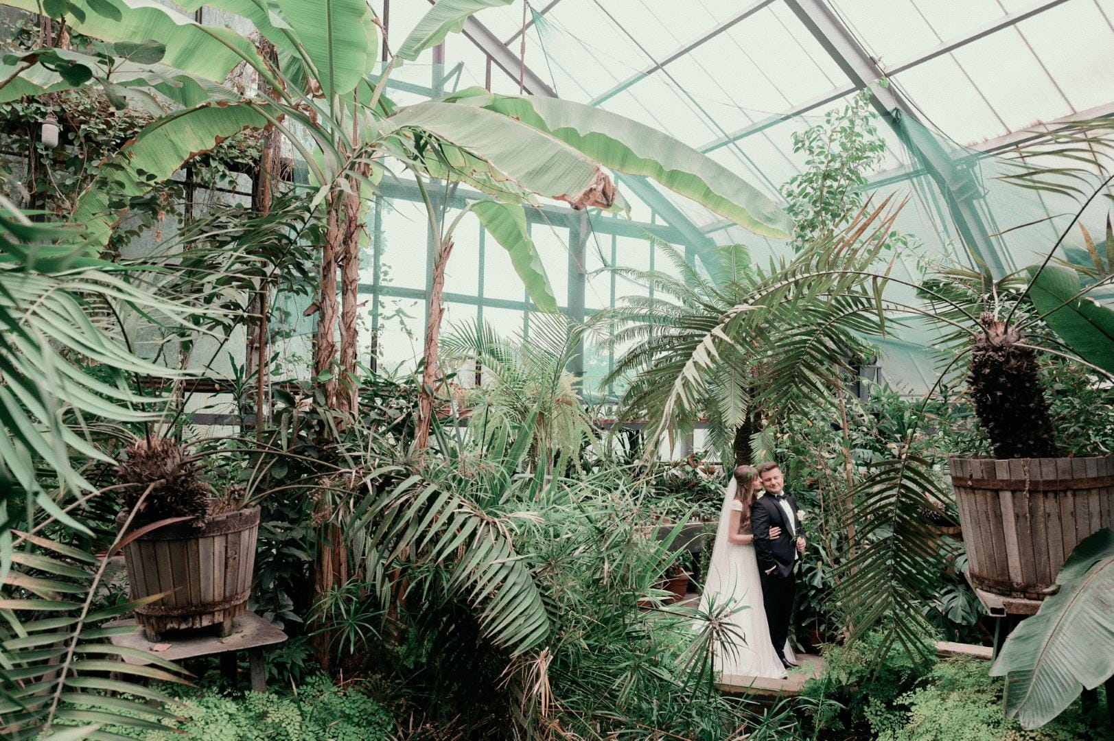 Image with Vintage Wedding Lightroom Preset applied.